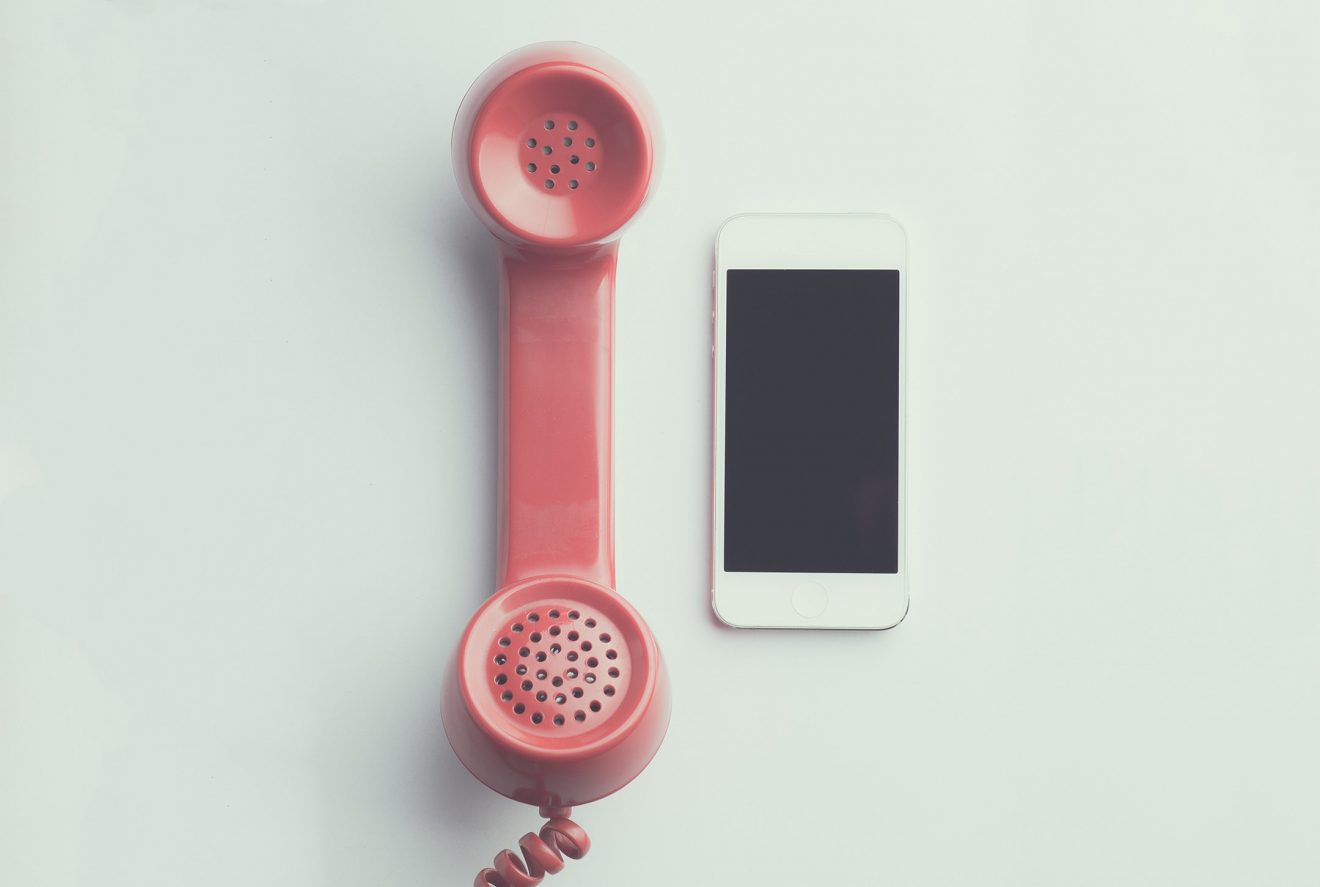 apple-device-cellphone-communication-594452 apple-device-cellphone-communication-594452